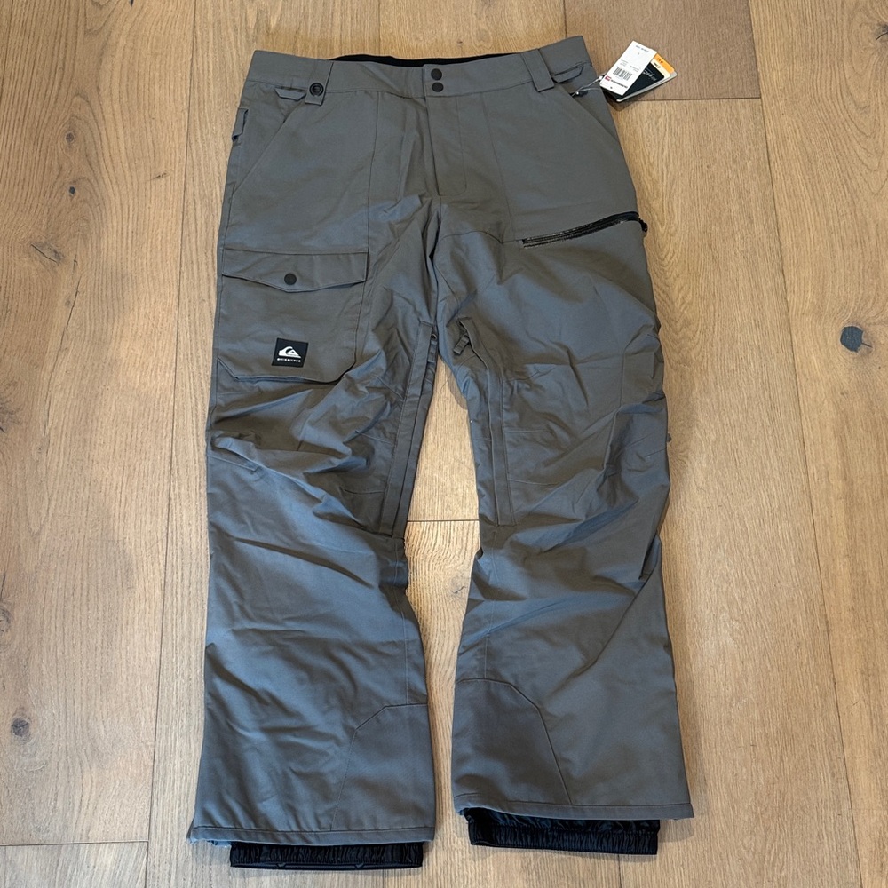 Quiksilver Men's Cargo Ski Pants in Gray